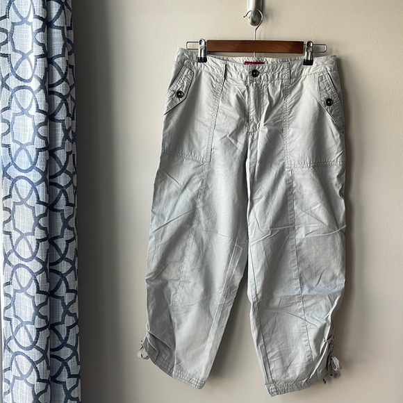 Capris - Picture 4 of 8